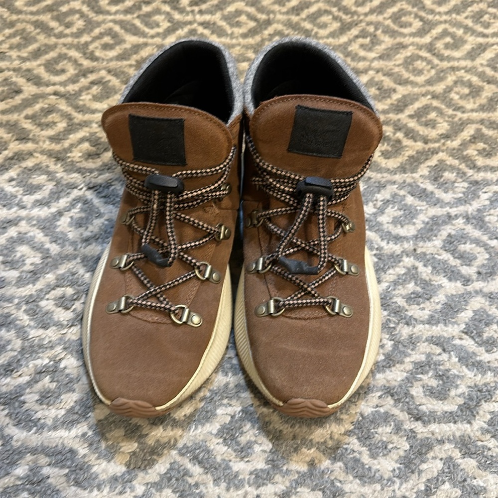 Sorel boots - Picture 2 of 5